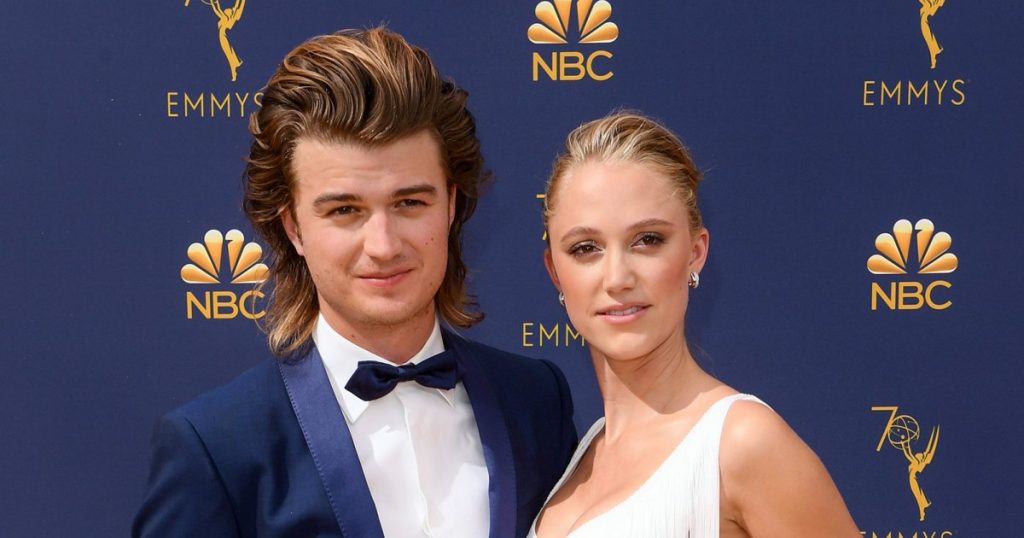 Joe Keery Y Maika Monroe