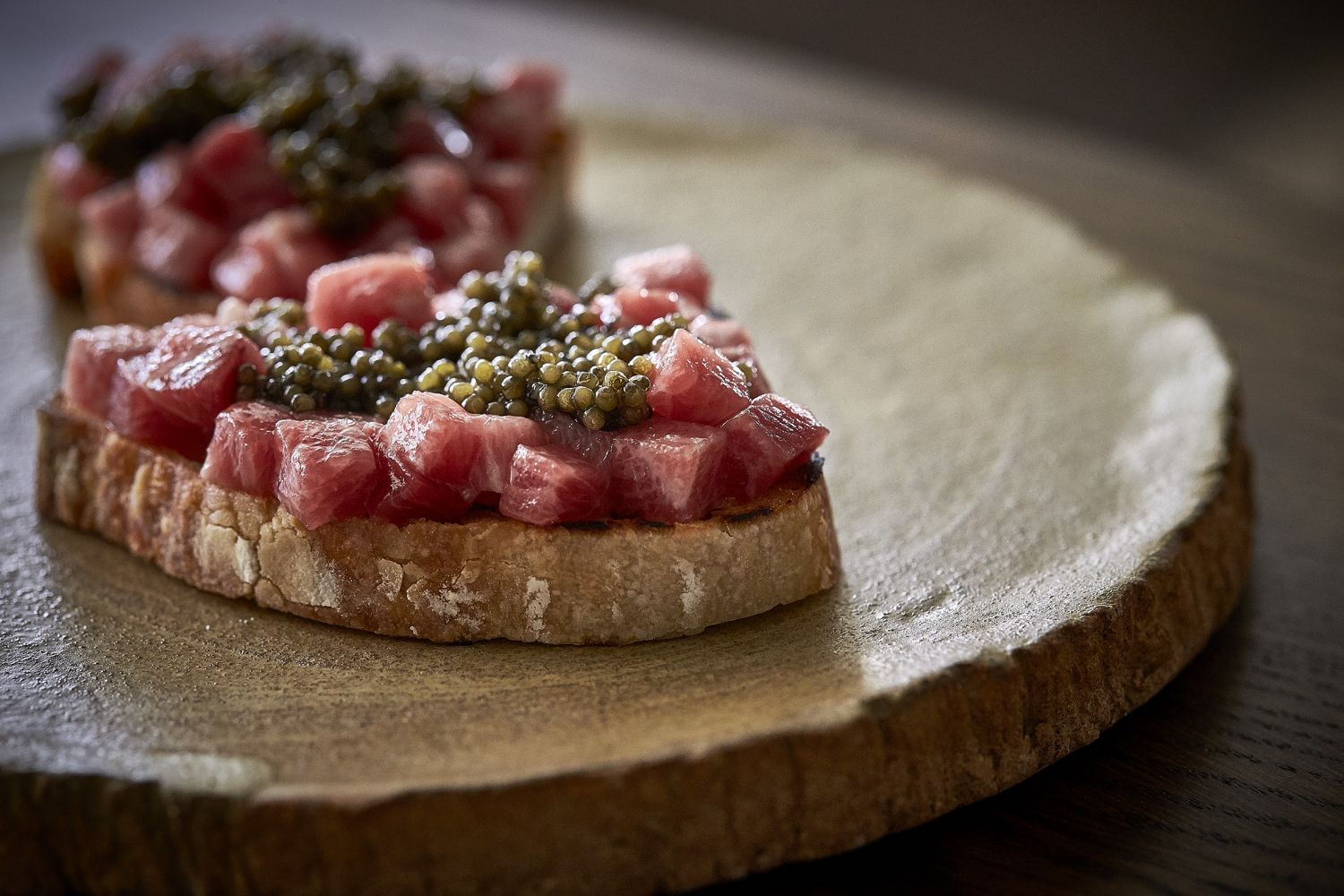 Tosta De Atun Y Caviar Lobito De Mar