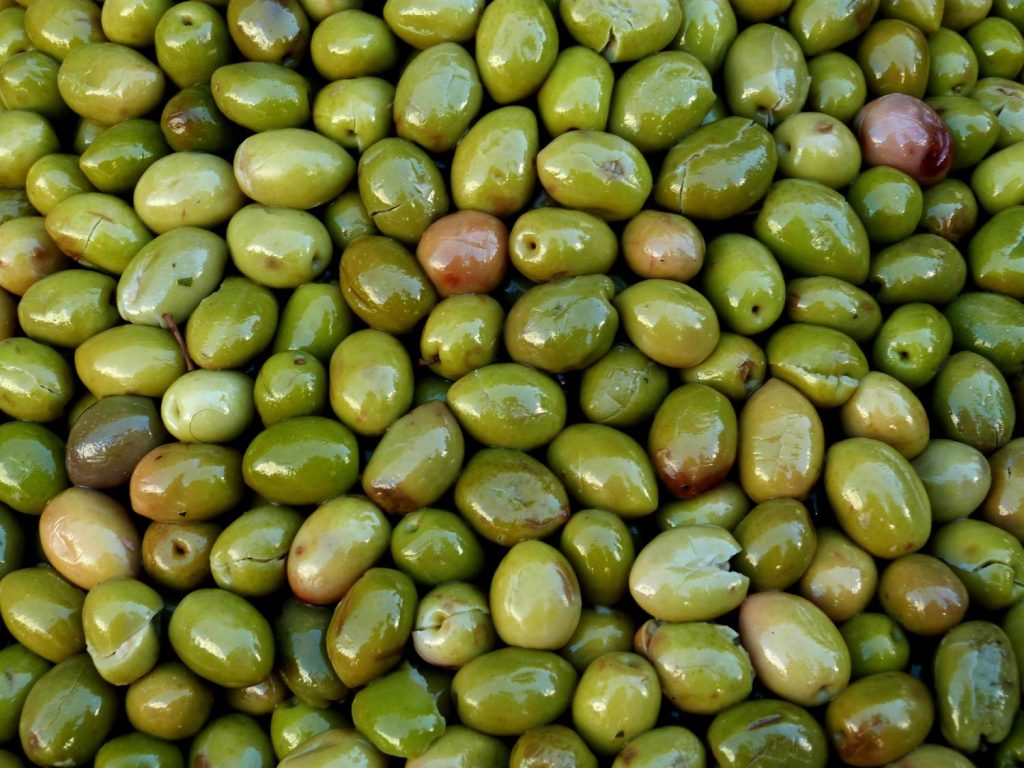 Aceitunas: Las Calorías Del Aperitivo Más Típico En Los Bares