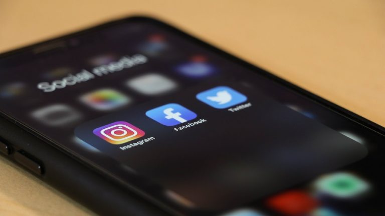 Cómo eliminar seguidores en Instagram y Twitter – Guía Actualizada