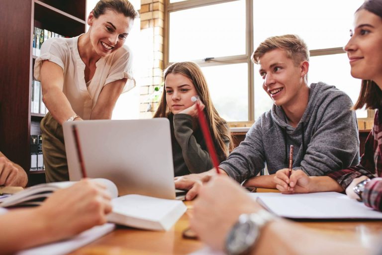 Espacio Nudos ofrece apoyo escolar adaptado