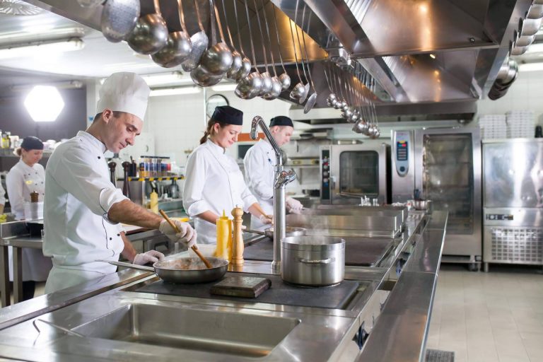 ¿Por qué es importante la importancia de realizar un curso en manipulación de alimentos?, por Damito Formación