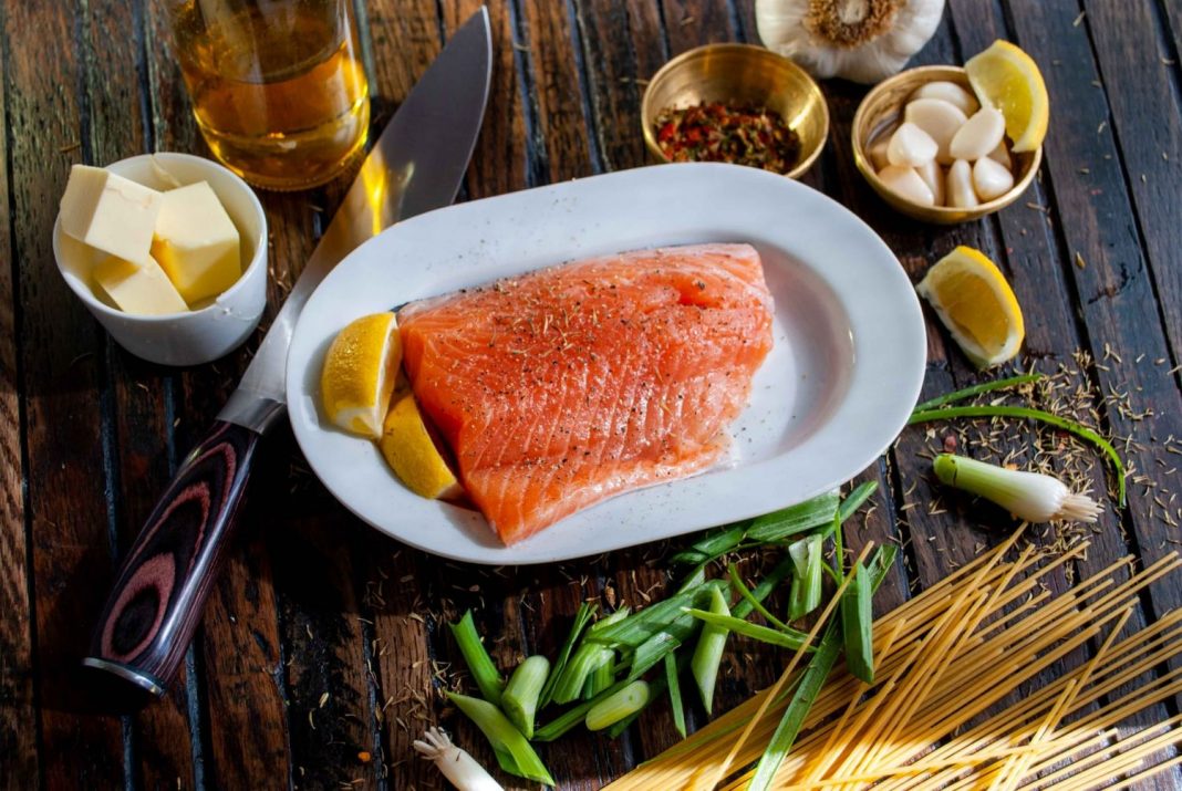 salmón a la naranja el plato que combina los sabores para un resultado de 10