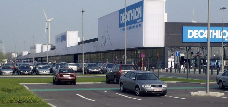Decathlon: su impermeable más demandado con el que te olvidarás del paraguas