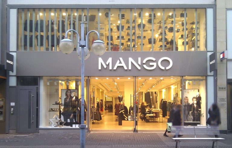 El mono de Mango más elegante que hace tipazo por menos de 30 euros