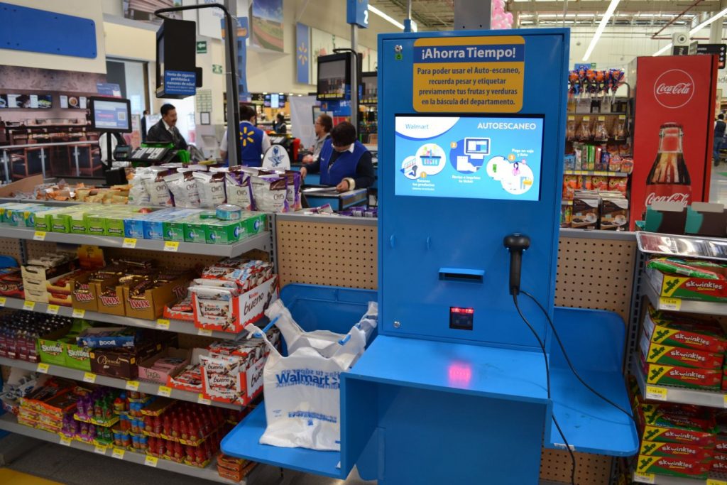 El motivo por el que no debes pagar tu compra del súper en una caja de autocobro