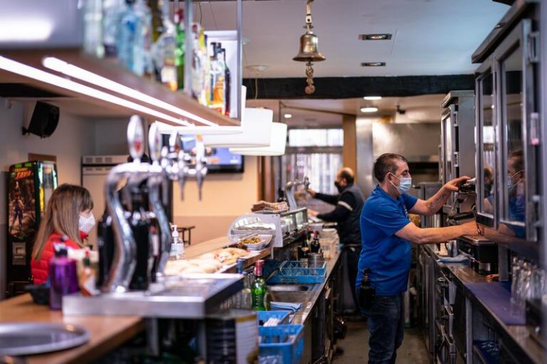 Hosteleros de Madrid solicitan al Gobierno central «mayor claridad» sobre la limitación del aire acondicionado