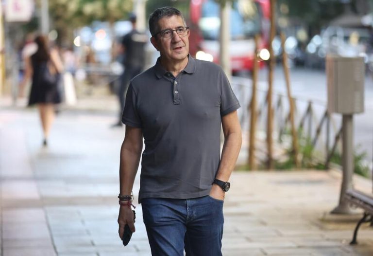 Patxi López reconoce que les «afecta» pactar con EH Bildu