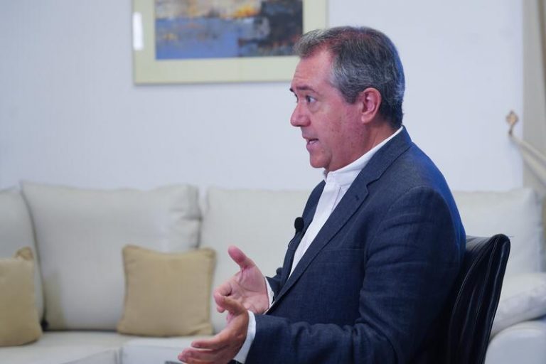 Espadas exige a Moreno «garantías» de que Canal Sur será «independiente»