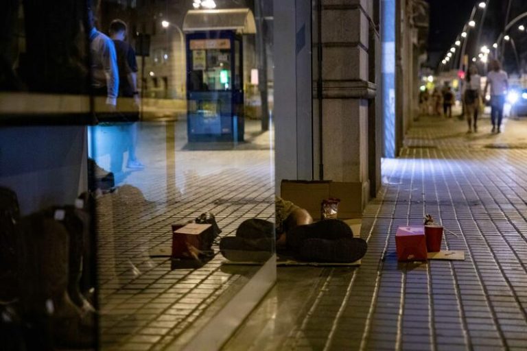 Hogar Sí alerta de los «peligros» de las olas de calor para las personas sin hogar