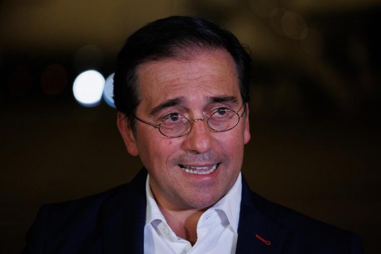 Albares asegura que el compromiso de España con Afganistán «se mantiene intacto»