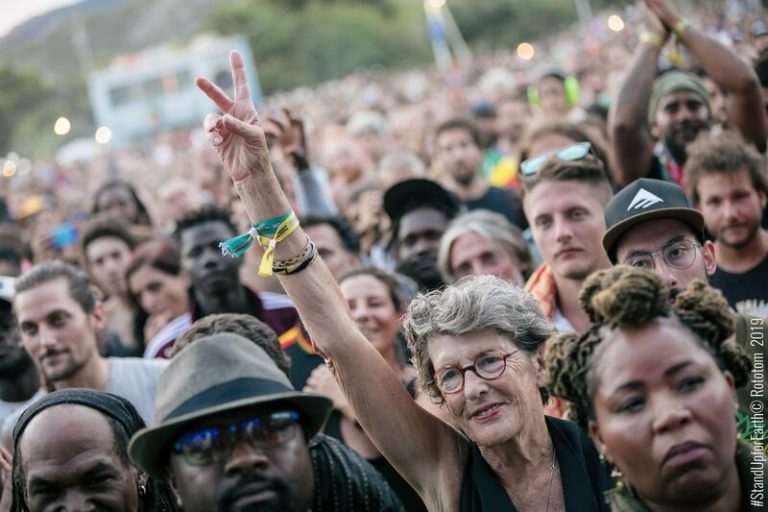El viento obliga a suspender la segunda jornada del festival Rototom y a evacuar el recinto