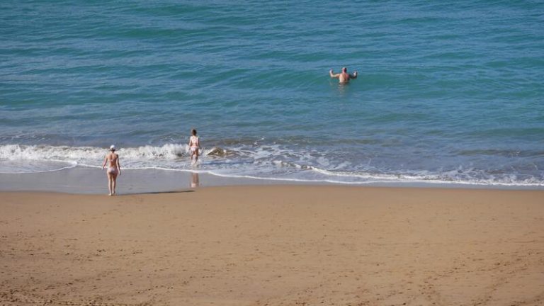 Las temperaturas suben en el interior de la mitad sur y Canarias, con 13 provincias en riesgo por calor