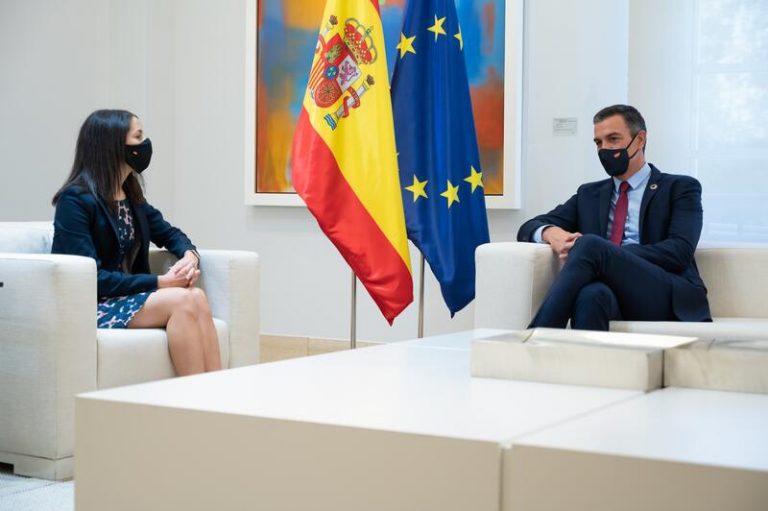 Arrimadas pedirá a Sánchez «reconsiderar» una batería de medidas económicas y de energía propuestas por Cs