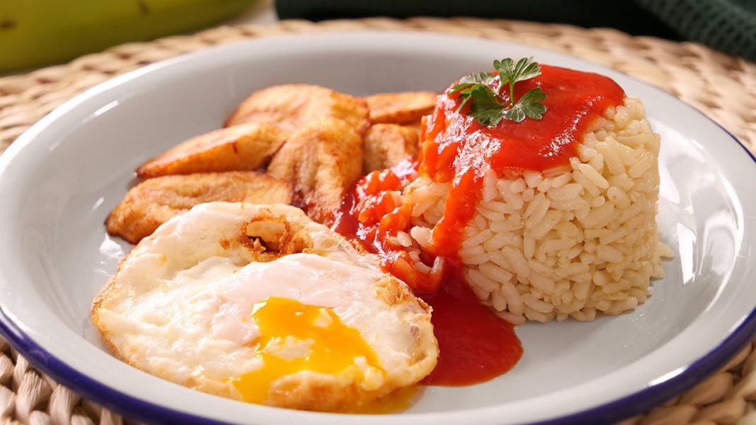 Arroz a la cubana cuánto echar para cuatro personas y receta original