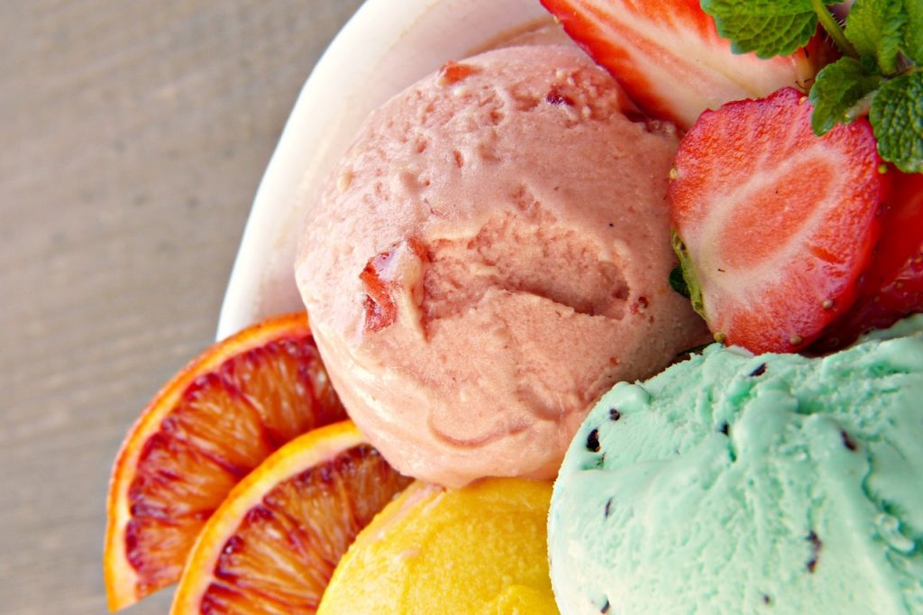 Así se prepara el fraise melba, el postre original de Tamara Falcó