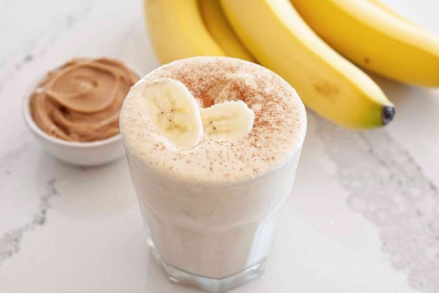 Batido de plátano: así se hace la bebida más nutritiva del verano