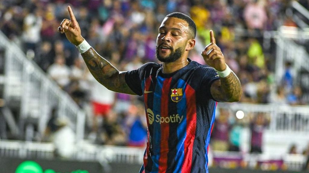 El Barcelona escucha ofertas por Memphis Depay
