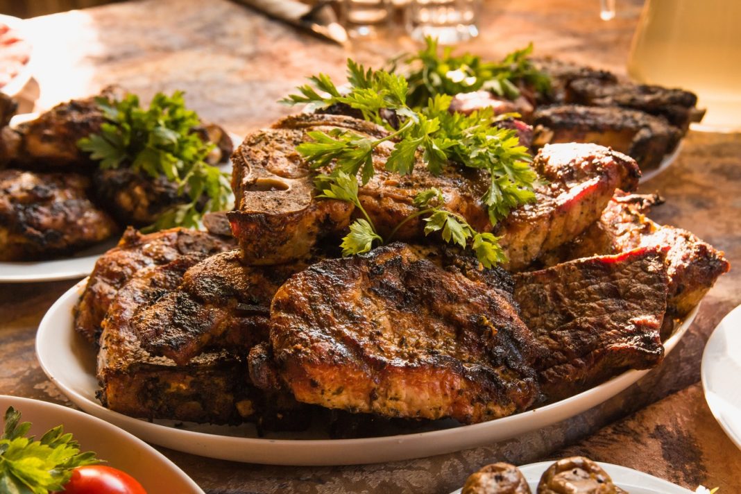 El 'as bajo la manga' de Chicote para cocinar la carne con todo su sabor