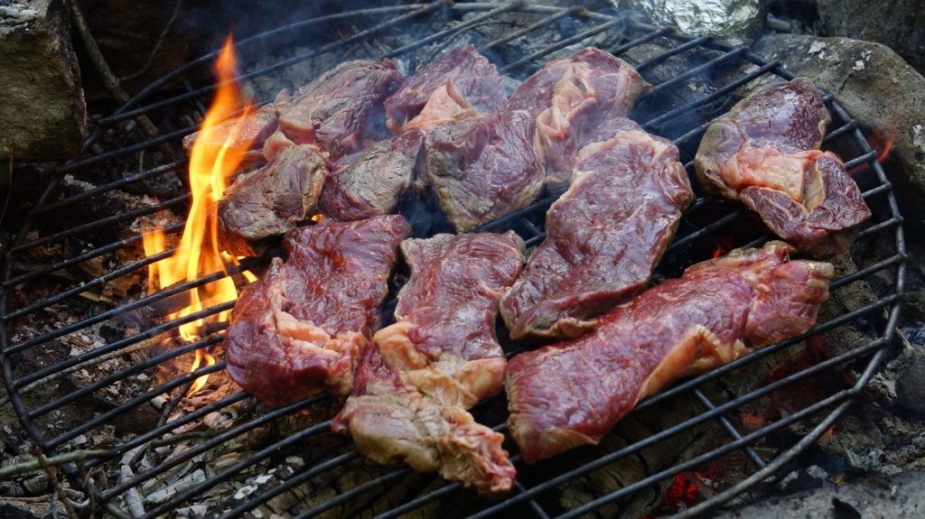 El 'as bajo la manga' de Chicote para cocinar la carne con todo su sabor