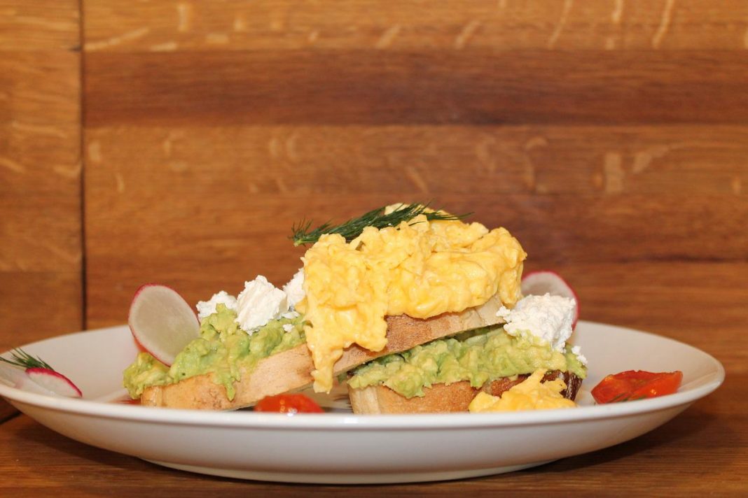 El desayuno con huevos que te hará olvidar las tostadas y el café