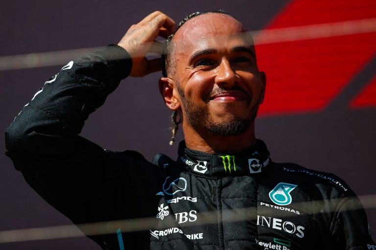 El motivo por el que Hamilton no conduce fuera de la Fórmula 1