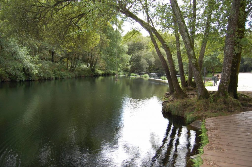 En Galicia, Playa Fluvial De A Calzada