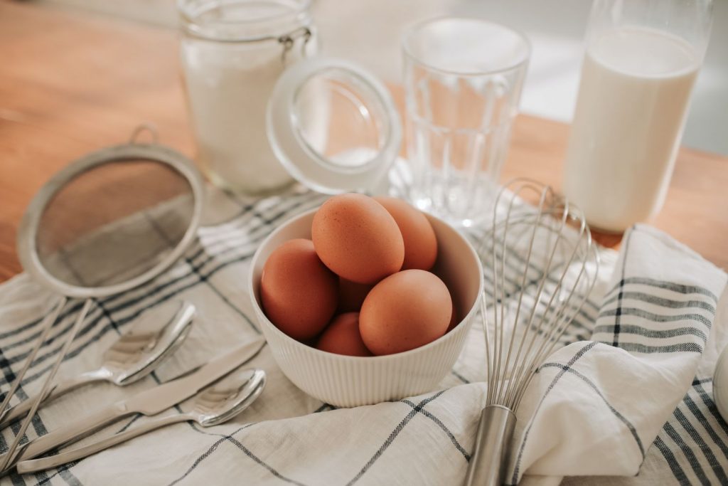 Huevos con jamón: el truco para que el huevo frito no se te cuaje