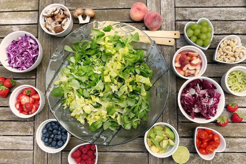 Los Ingredientes De Una Ensalada Que La Harán Más Calórica Que Una Hamburguesa