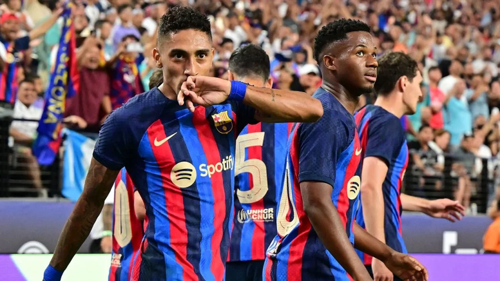 Parece Que El Barcelona Debe Dinero