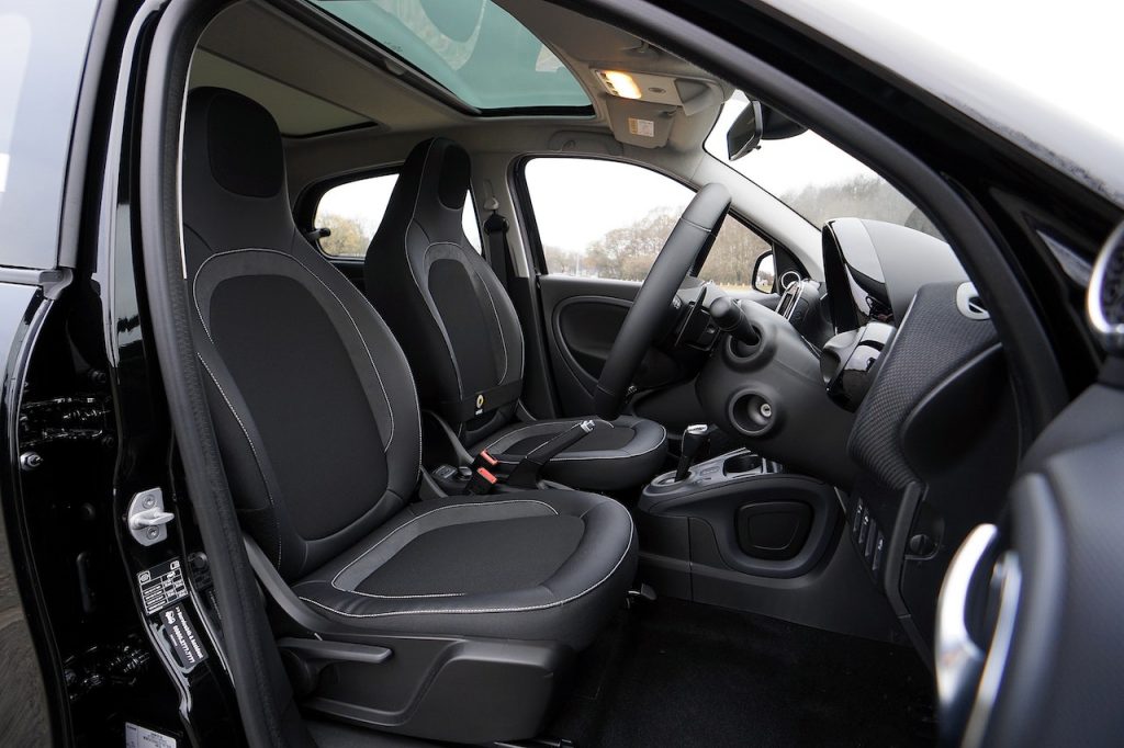 Puedes Apoyarte Con Productos Caseros Para Limpiar El Coche 