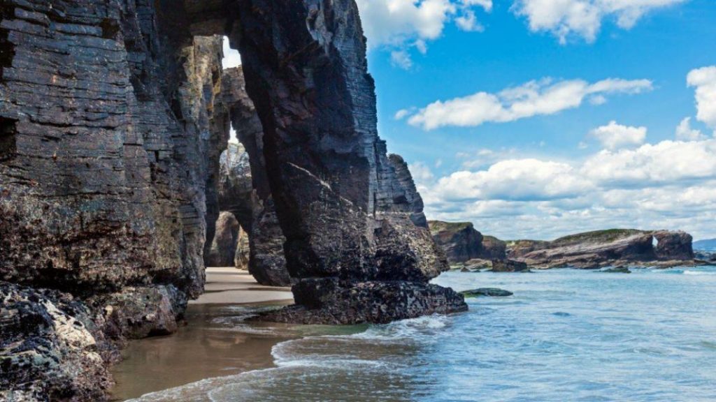 Ribadeo cuenta con la espectacular playa de las Catedrales