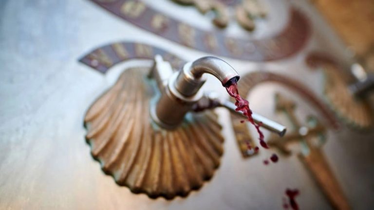 Esta es la fuente en el Camino de Santiago que da vino en lugar de agua