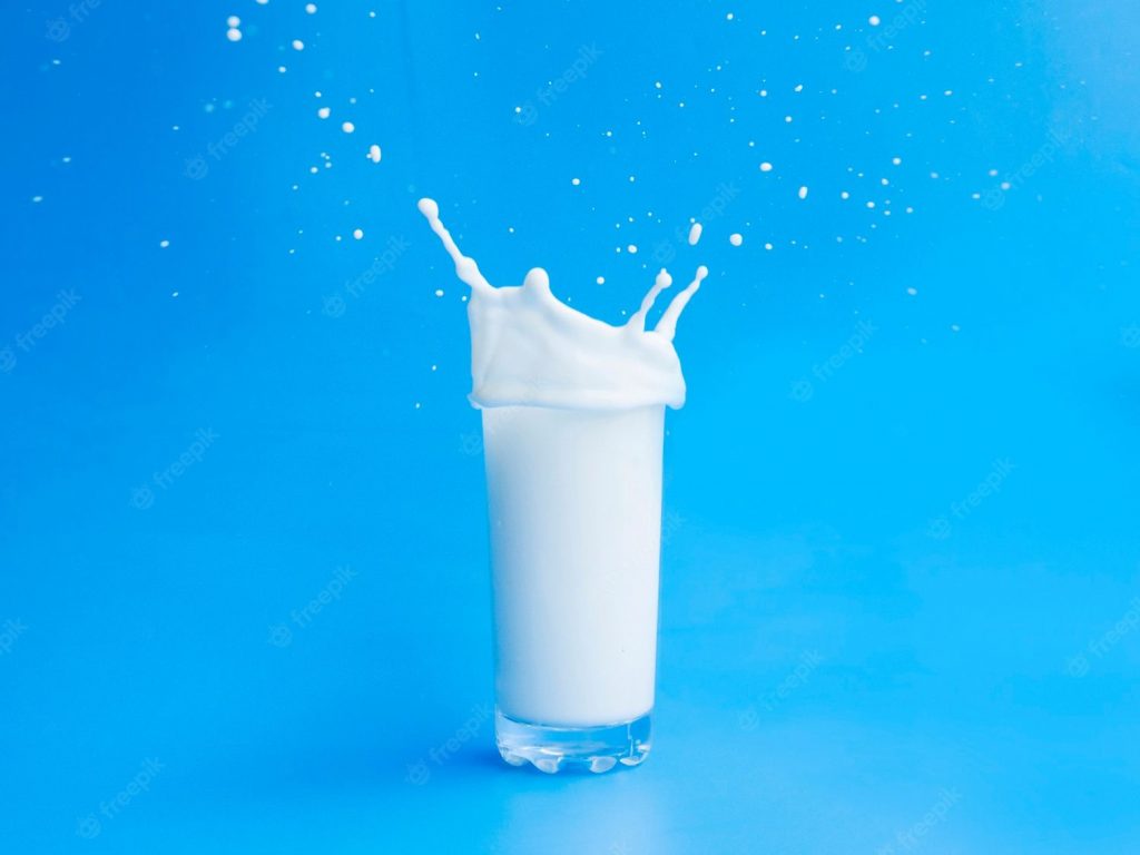 Beneficios de tomar leche antes de dormir