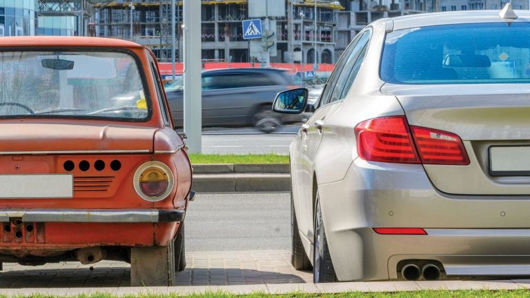 DGT: estos son los peligros de tener un coche viejo