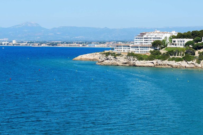 Viajes vacacionales y turísticos en autocar