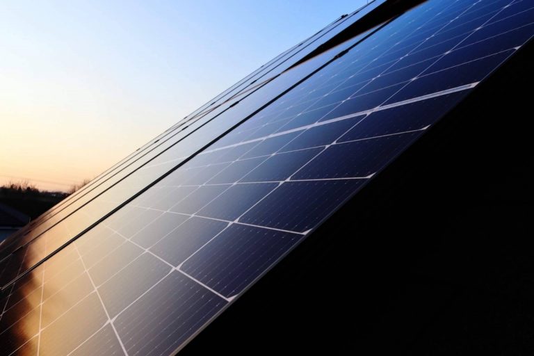 Beneficios de tener autoconsumo fotovoltaico, con Geesol