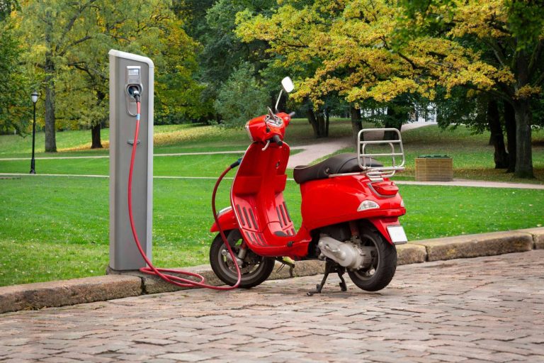 Gran oferta de motos eléctricas para reducir costes, de la mano de Emotobike