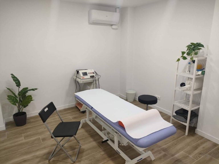 Vivir sin dolor. Clínica Axial abre un nuevo centro de fisioterapia en Barcelona