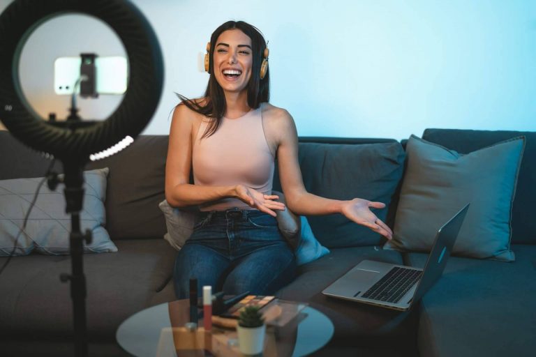 AgeWorld es considerada una de las agencias de habla española de representación líder en Youtube