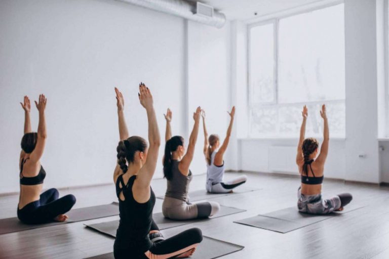 Yoga Para Vivir, formación en Sevilla de profesores de yoga y retiros yoga