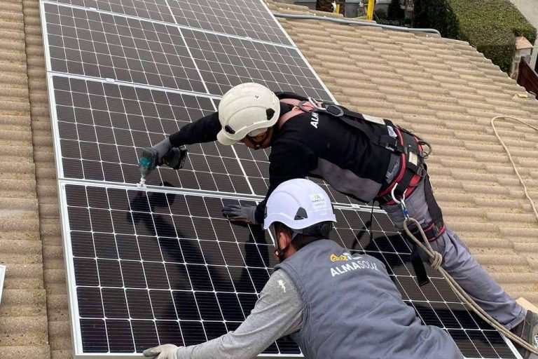 Los pilares que han permitido el crecimiento de la empresa de placas solares Alma Solar