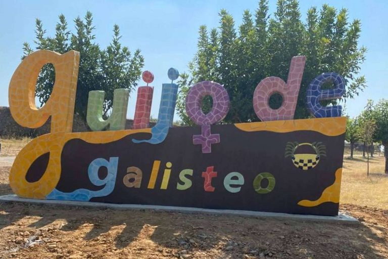 Letras corporativas personalizadas para embellecer las entradas de las localidades, por MobuArtex