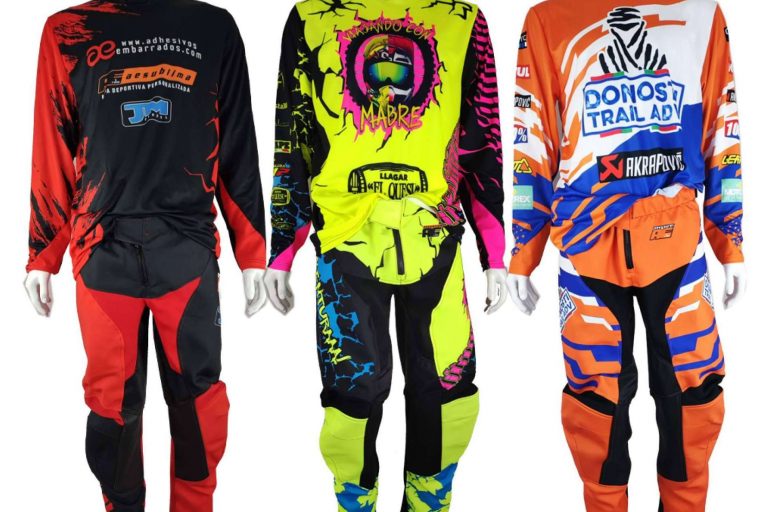 ADHESIVOSEMBARRADOS ofrece ropa off road para todas las necesidades de los pilotos