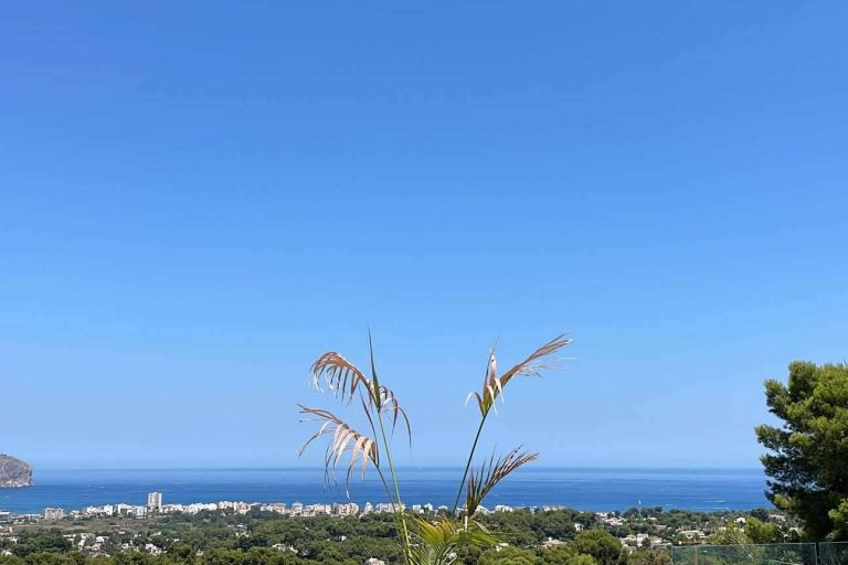 ¿Por qué comprar casa en Jávea es una buena opción con Andrea & Olaf?