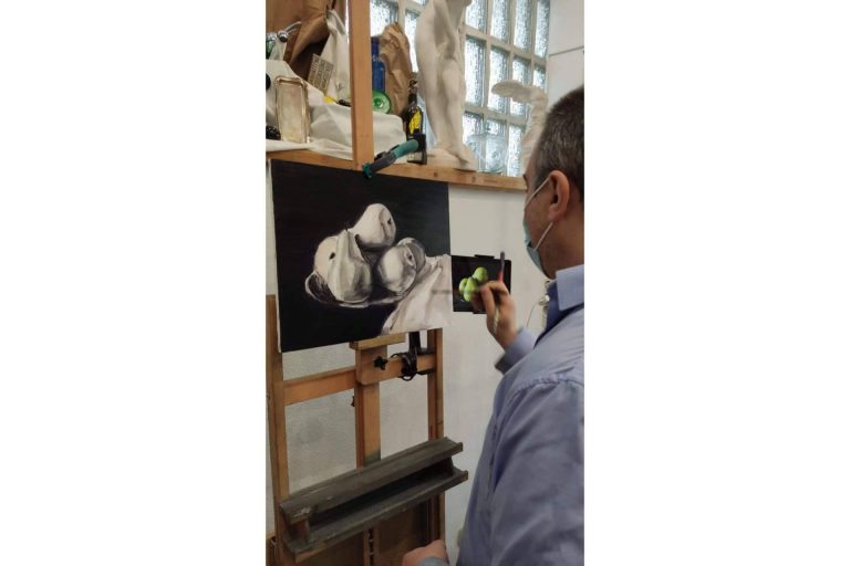 Reservar una plaza para septiembre de las clases de pintura de Estudio Ilógico