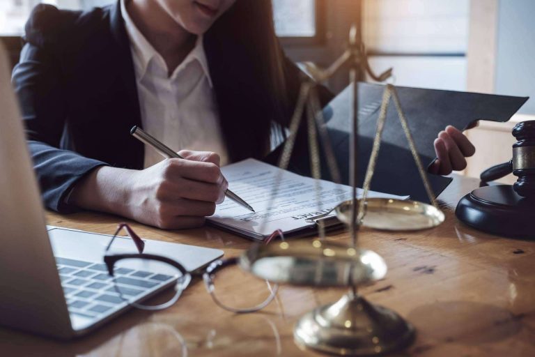 Bueno Salinero Abogados explica las bases de la defensa en Derecho Penal