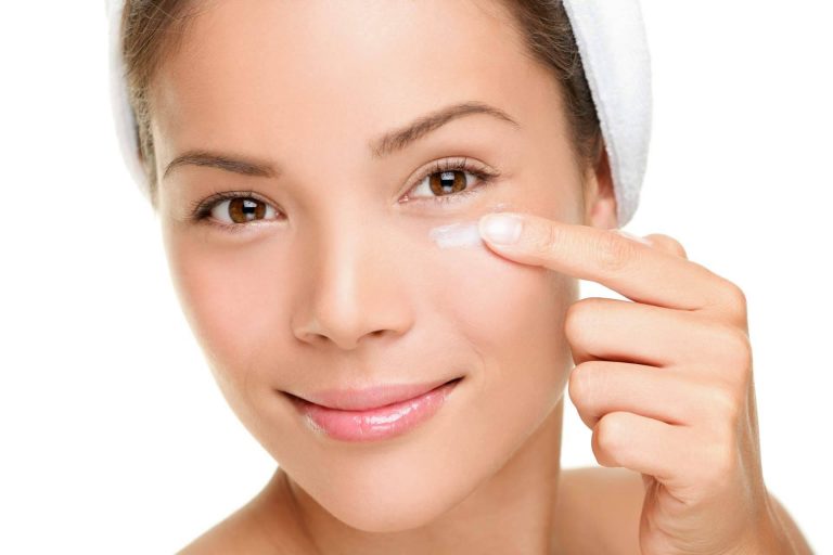 El contorno de ojos natural de NaturalKirei es ideal para tratar las bolsas, ojeras y líneas de expresión