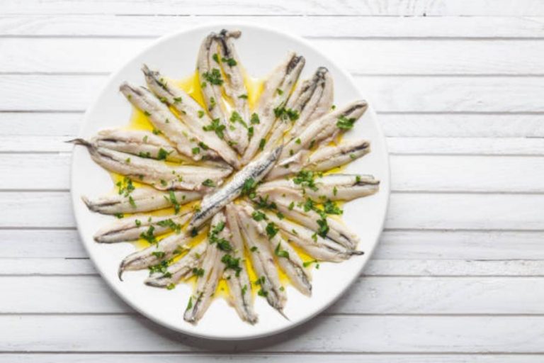 Anchoas al ajillo: los secretos de la mejor receta marina de Arguiñano