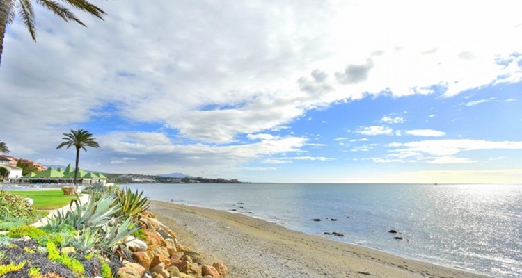 Playa Nudista Costa Natura